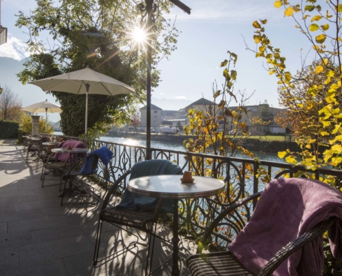 Gartenterrasse am Fluss Aare im Hotel Bellevue Interlaken