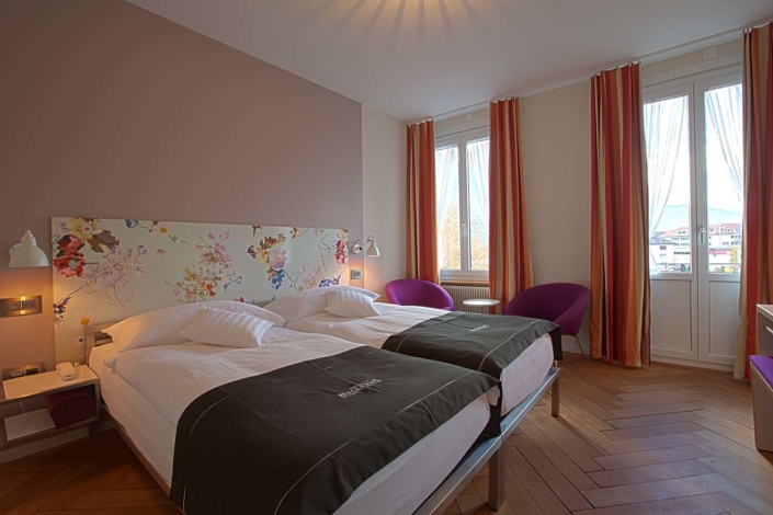 Doppelzimmer mit Aussicht und Klimaanlage im Hotel Bellevue Interlaken