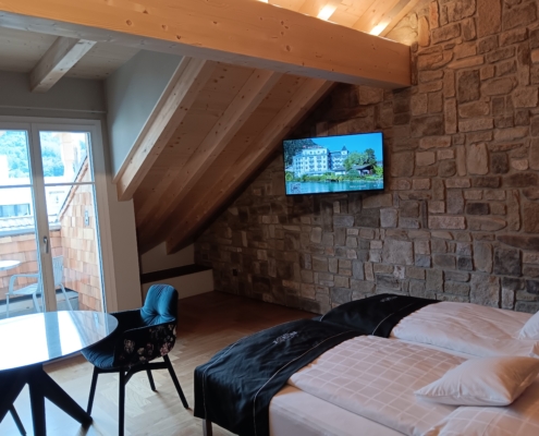 Bellevue Studio 321 Room 3